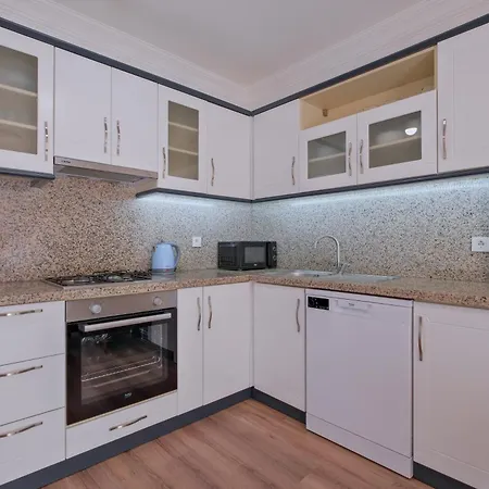 Calis'da Denize Sifir Oezel Plajli Lueks Апартаменты