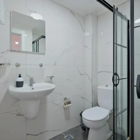 Kiralik Apart-denize Sifir Apartman Fethiye