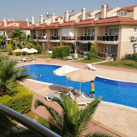 Calis'da Denize Sifir Oezel Plajli Lueks Apartman *