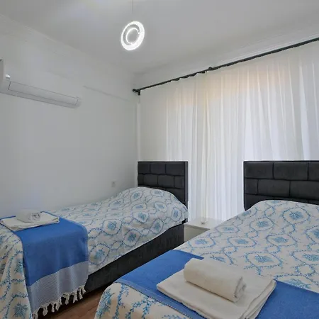 çalış'da Denize Sıfır özel Plajlı Lüks Fethiye