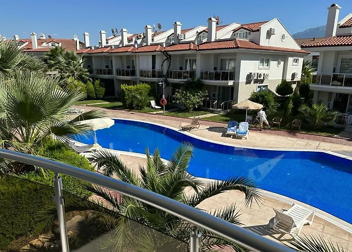 Fethiye Çalış'da Denize Sıfır Özel Plajlı Lüks Daire Daire