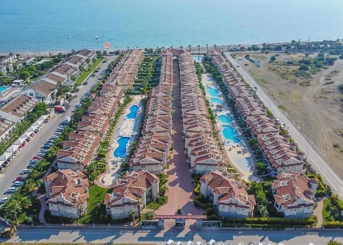Daire Fethiye Çalış'da Denize Sıfır Özel Plajlı Lüks Daire Fethiye