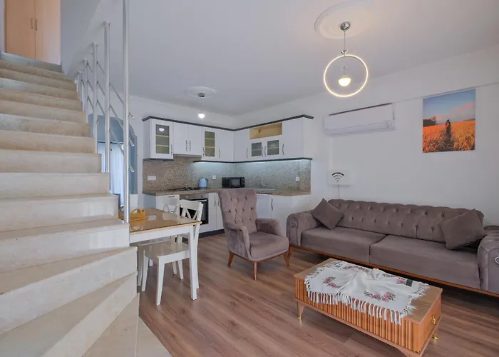 Fethiye Çalış'da Denize Sıfır Özel Plajlı Lüks Daire *