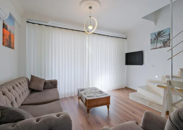 Daire Fethiye Çalış'da Denize Sıfır Özel Plajlı Lüks Daire