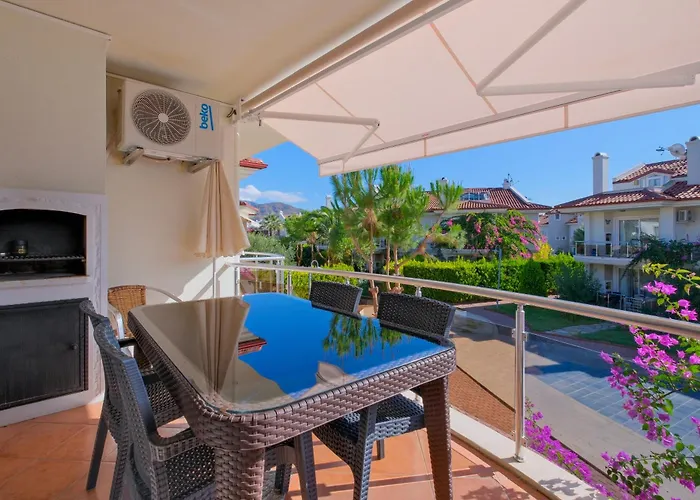 Fethiye Çalış'da Denize Sıfır Özel Plajlı Lüks Daire Daire *