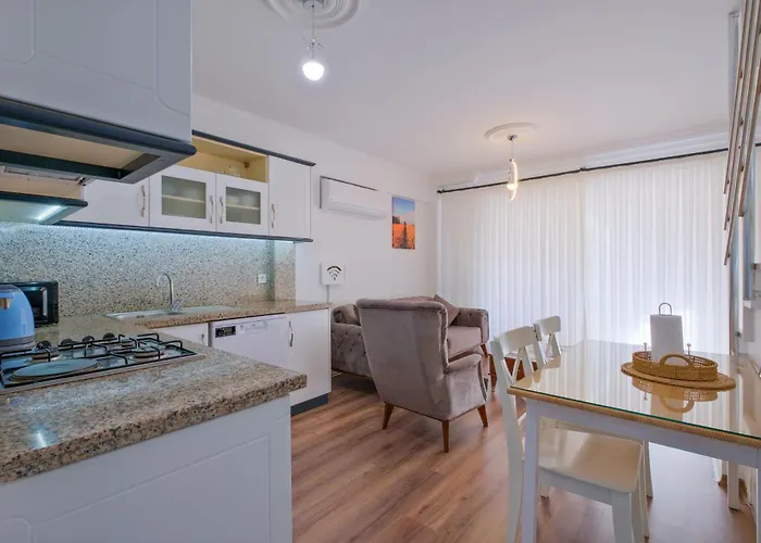 Daire Fethiye Çalış'da Denize Sıfır Özel Plajlı Lüks Daire *